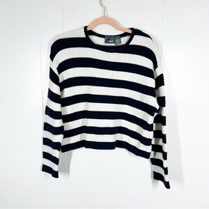 Lizwear Blue and White Striped Knit Long Sleeve Sweater Medium